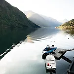 Fjordstove - Huseby Hotelldrift As 2* フィアランド