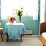 Fjordstove - Huseby Hotelldrift As 2* Fjærland