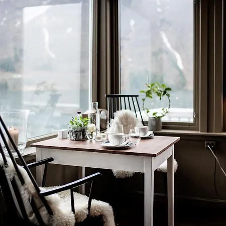 Fjordstove - Huseby Hotelldrift As فندق فجارلاند
