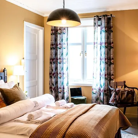 Fjordstove - Huseby Hotelldrift As 2* فجارلاند
