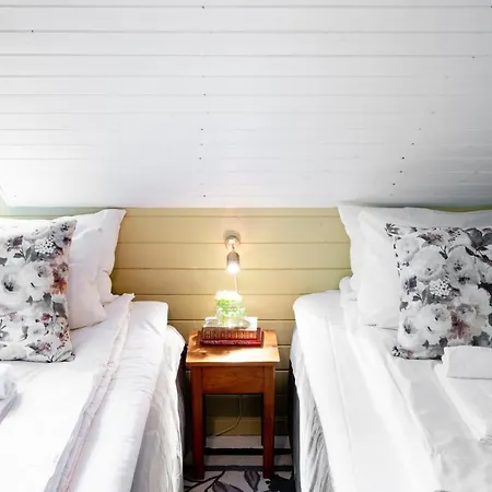 Fjordstove - Huseby Hotelldrift As 2* فجارلاند