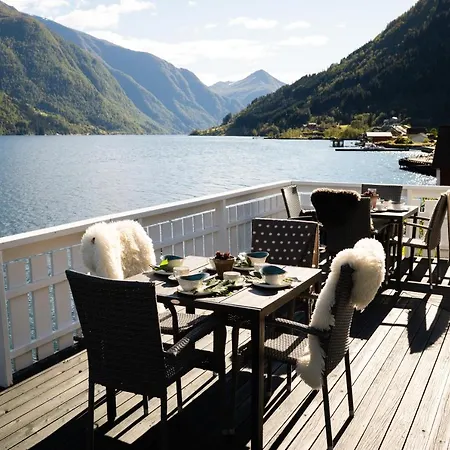 Fjordstove - Huseby Hotelldrift As فجارلاند