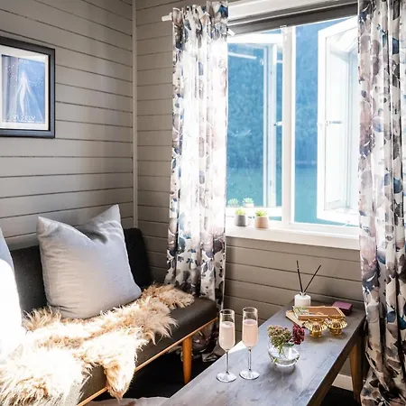 فندق Fjordstove - Huseby Hotelldrift As 2*