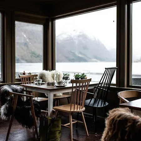 Fjordstove - Huseby Hotelldrift As 2* فجارلاند