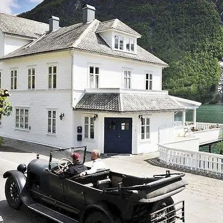 Fjordstove - Huseby Hotelldrift As Fjaerland