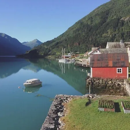Fjordstove - Huseby Hotelldrift As فندق