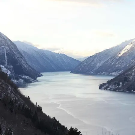 Fjordstove - Huseby Hotelldrift As 2*