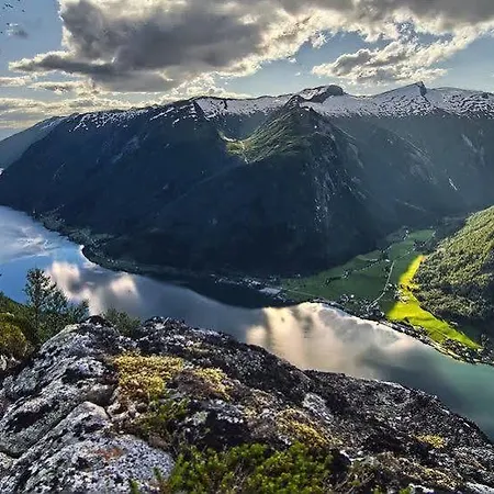 فندق Fjordstove - Huseby Hotelldrift As فجارلاند