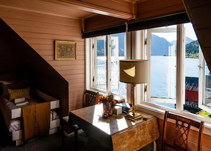 Fjordstove - Huseby Hotelldrift As 2* Fjaerland
