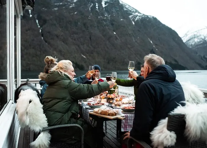 Ξενοδοχείο Fjordstove - Huseby Hotelldrift As Fjaerland