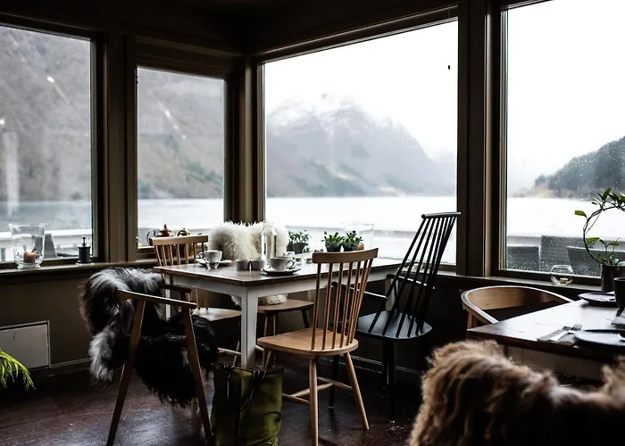Fjordstove - Huseby Hotelldrift As 2* Fjaerland
