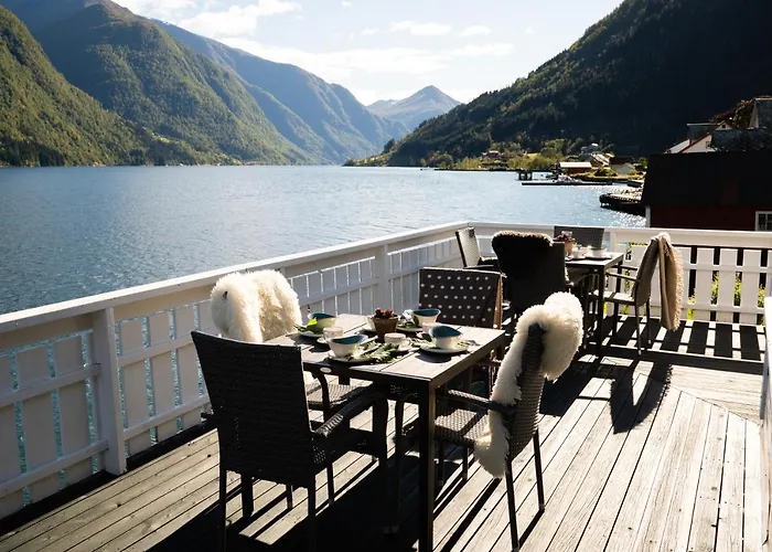 Fjordstove - Huseby Hotelldrift As Fjaerland